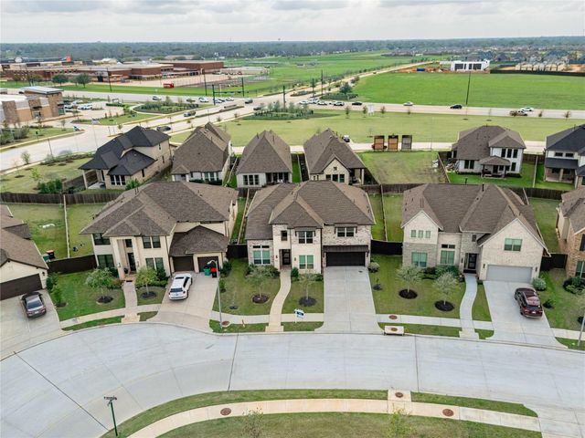 2207 Falling Fig Lane, Richmond, TX 77406