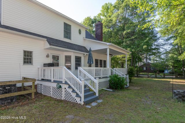 3655 Hillcrest Drive, Farmville, NC 27828