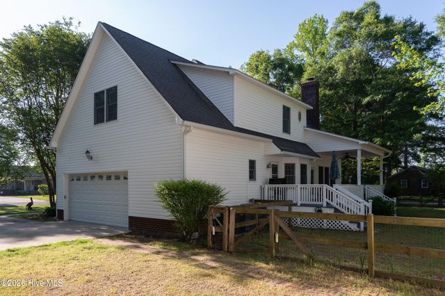 3655 Hillcrest Drive, Farmville, NC 27828