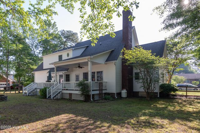 3655 Hillcrest Drive, Farmville, NC 27828