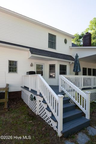 3655 Hillcrest Drive, Farmville, NC 27828
