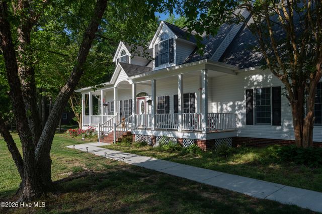 3655 Hillcrest Drive, Farmville, NC 27828