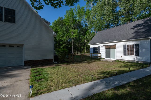 3655 Hillcrest Drive, Farmville, NC 27828