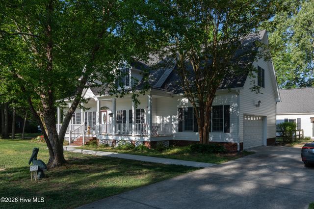 3655 Hillcrest Drive, Farmville, NC 27828