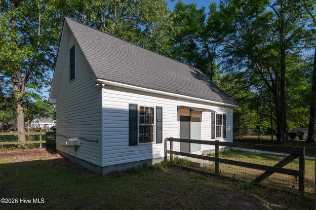 3655 Hillcrest Drive, Farmville, NC 27828