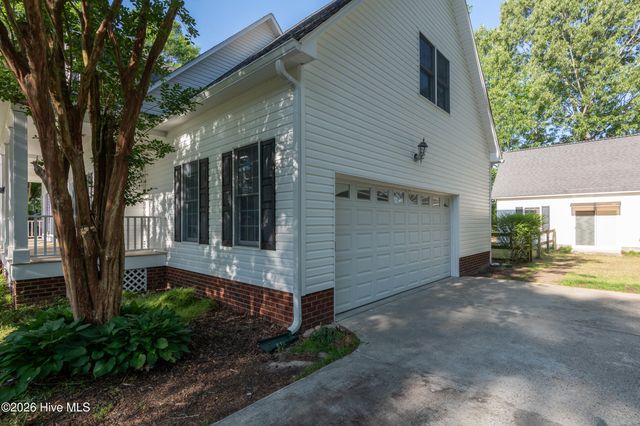 3655 Hillcrest Drive, Farmville, NC 27828