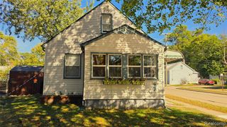 304 W Madge Avenue, Hazel Park, MI 48030