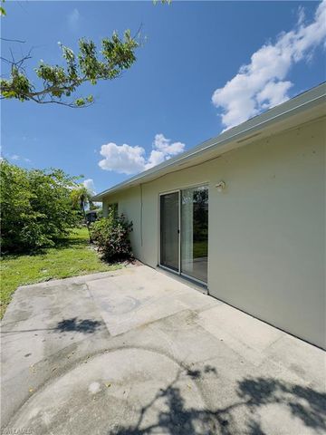 3619 SE 9th PL # 4, Cape Coral, FL 33904