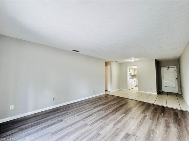 3619 SE 9th PL # 4, Cape Coral, FL 33904