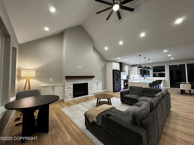 5563 S Minuteman Drive, Palmer, AK 99645