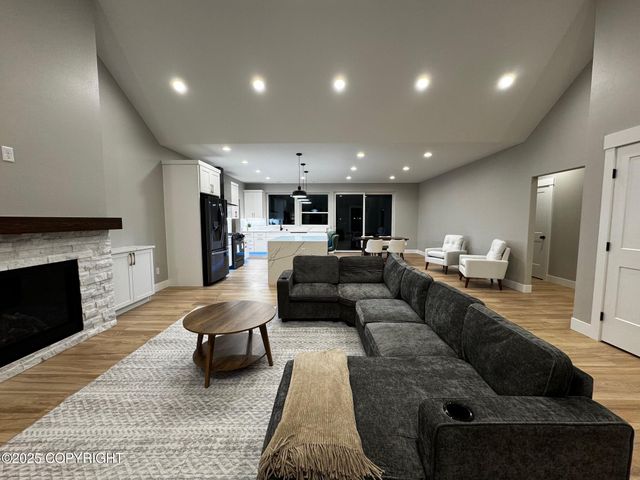 5563 S Minuteman Drive, Palmer, AK 99645