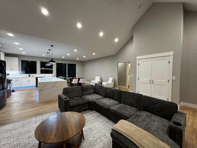 5563 S Minuteman Drive, Palmer, AK 99645