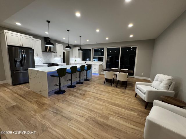 5563 S Minuteman Drive, Palmer, AK 99645