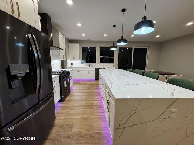 5563 S Minuteman Drive, Palmer, AK 99645