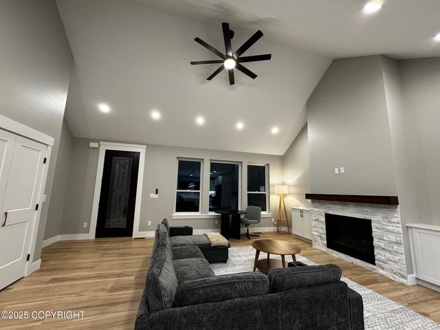 5563 S Minuteman Drive, Palmer, AK 99645