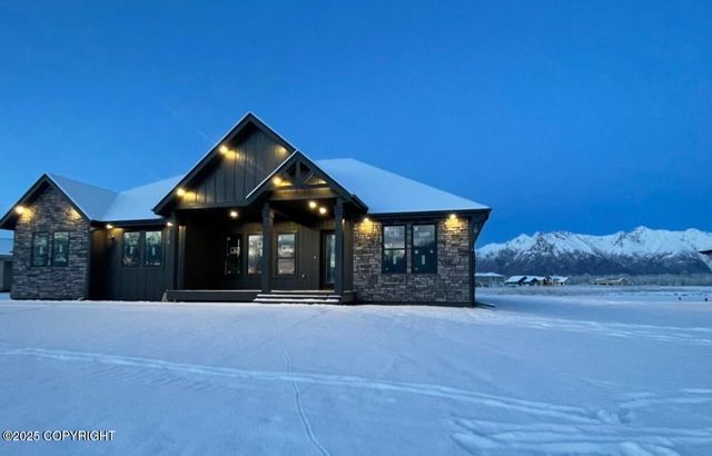 5563 S Minuteman Drive, Palmer, AK 99645