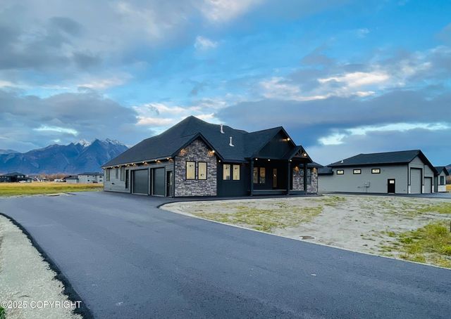 5563 S Minuteman Drive, Palmer, AK 99645