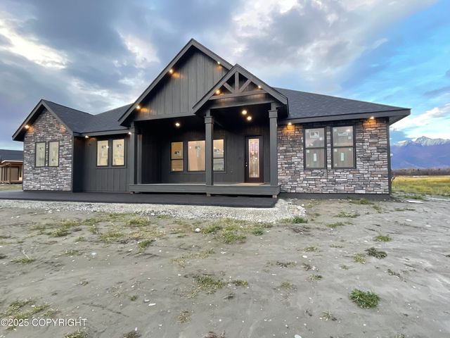 5563 S Minuteman Drive, Palmer, AK 99645