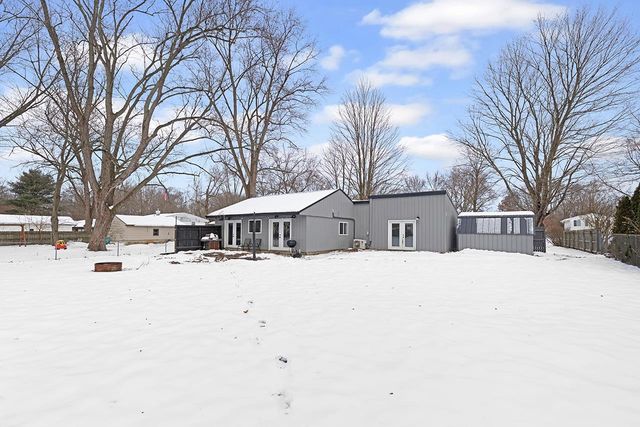 30372 N Meadow Brook Lane, Elkhart, IN 46514
