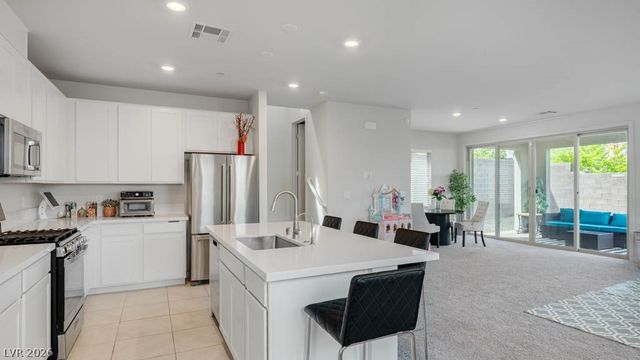 11872 Pelican Butte Avenue, Las Vegas, NV 89138