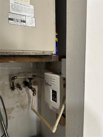 11307 SW 200th St B-202, Miami, FL 33157