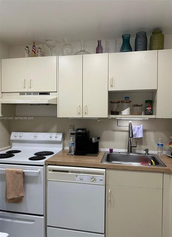 11307 SW 200th St B-202, Miami, FL 33157