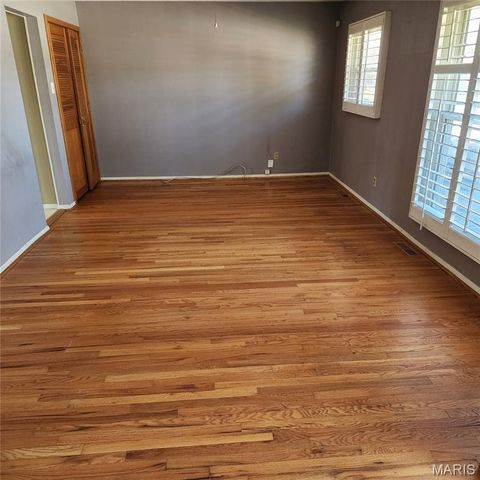 940 Rogers Lane, Florissant, MO 63033