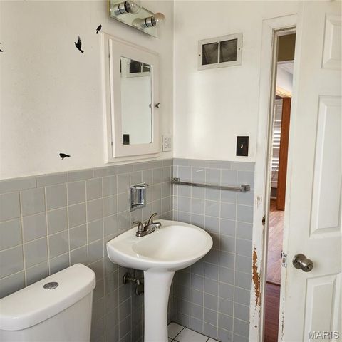 940 Rogers Lane, Florissant, MO 63033