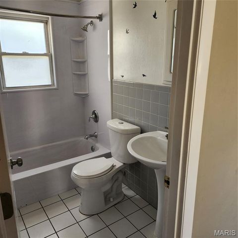 940 Rogers Lane, Florissant, MO 63033