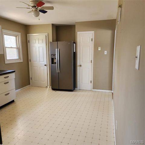 940 Rogers Lane, Florissant, MO 63033