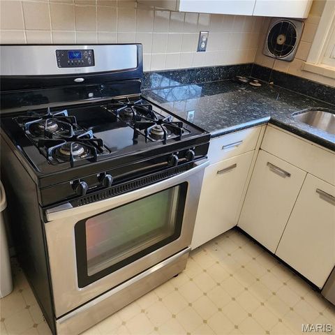 940 Rogers Lane, Florissant, MO 63033