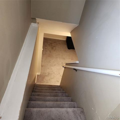 940 Rogers Lane, Florissant, MO 63033