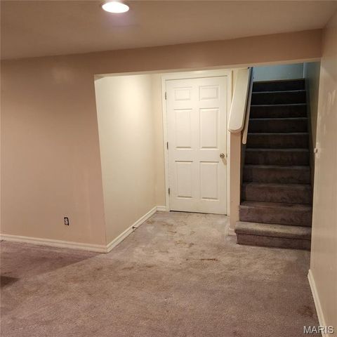 940 Rogers Lane, Florissant, MO 63033