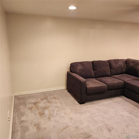 940 Rogers Lane, Florissant, MO 63033