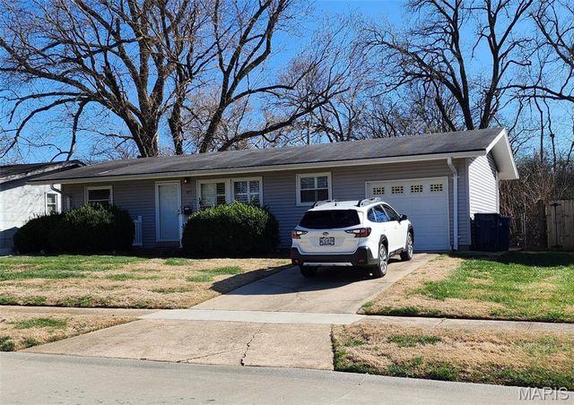 940 Rogers Lane, Florissant, MO 63033