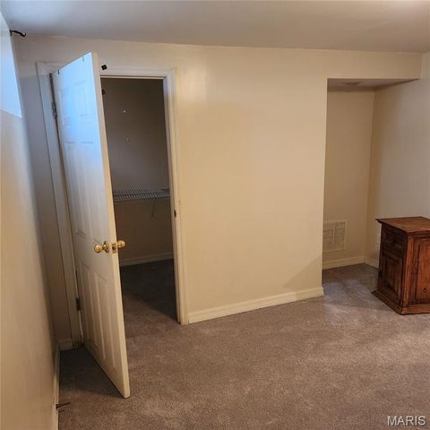 940 Rogers Lane, Florissant, MO 63033