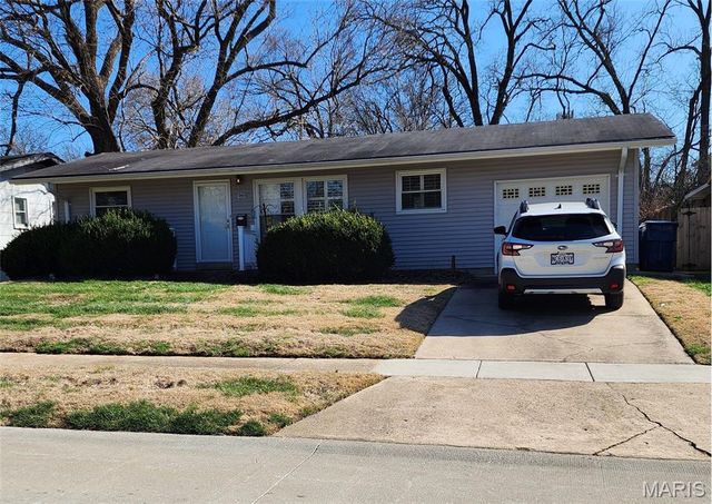 940 Rogers Lane, Florissant, MO 63033