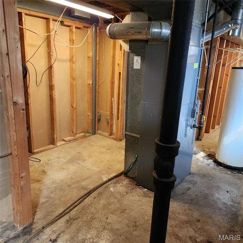 940 Rogers Lane, Florissant, MO 63033