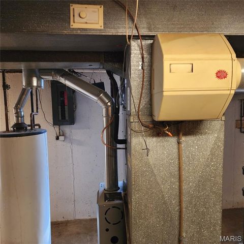 940 Rogers Lane, Florissant, MO 63033