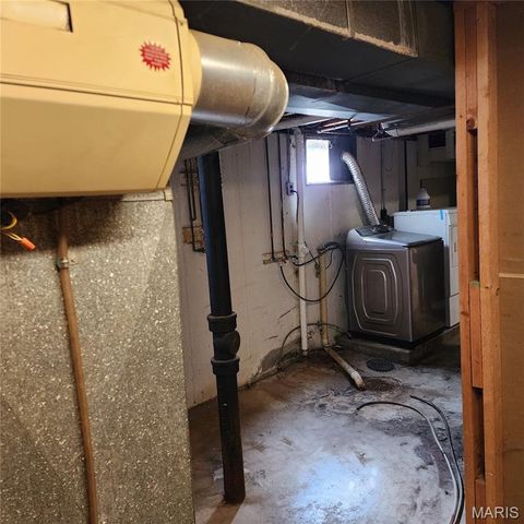 940 Rogers Lane, Florissant, MO 63033