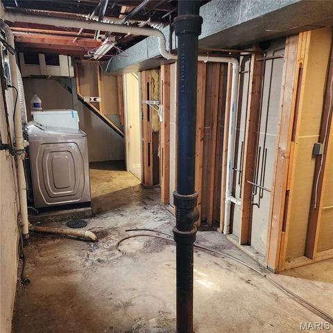 940 Rogers Lane, Florissant, MO 63033