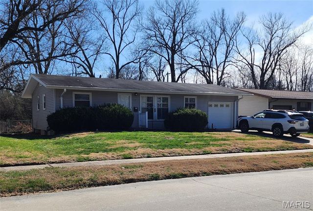 940 Rogers Lane, Florissant, MO 63033