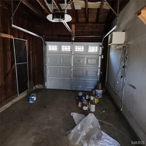 940 Rogers Lane, Florissant, MO 63033