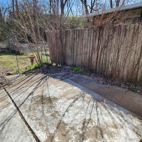 940 Rogers Lane, Florissant, MO 63033