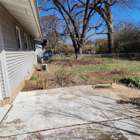 940 Rogers Lane, Florissant, MO 63033