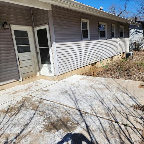 940 Rogers Lane, Florissant, MO 63033