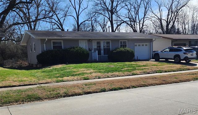 940 Rogers Lane, Florissant, MO 63033