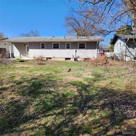 940 Rogers Lane, Florissant, MO 63033