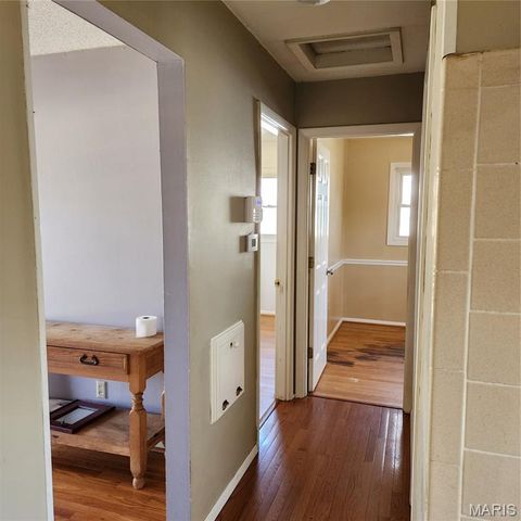 940 Rogers Lane, Florissant, MO 63033