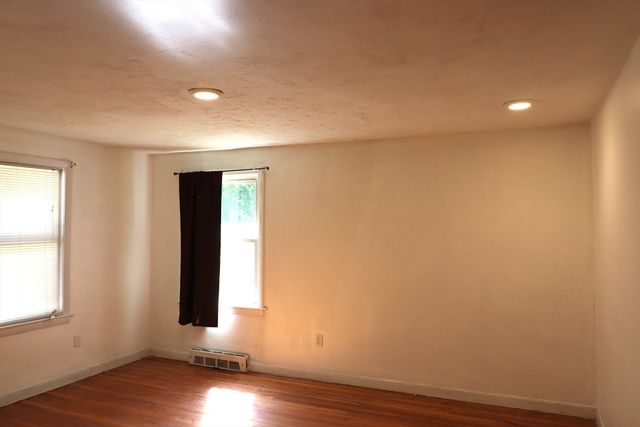 845 Stafford, Leicester, MA 01524